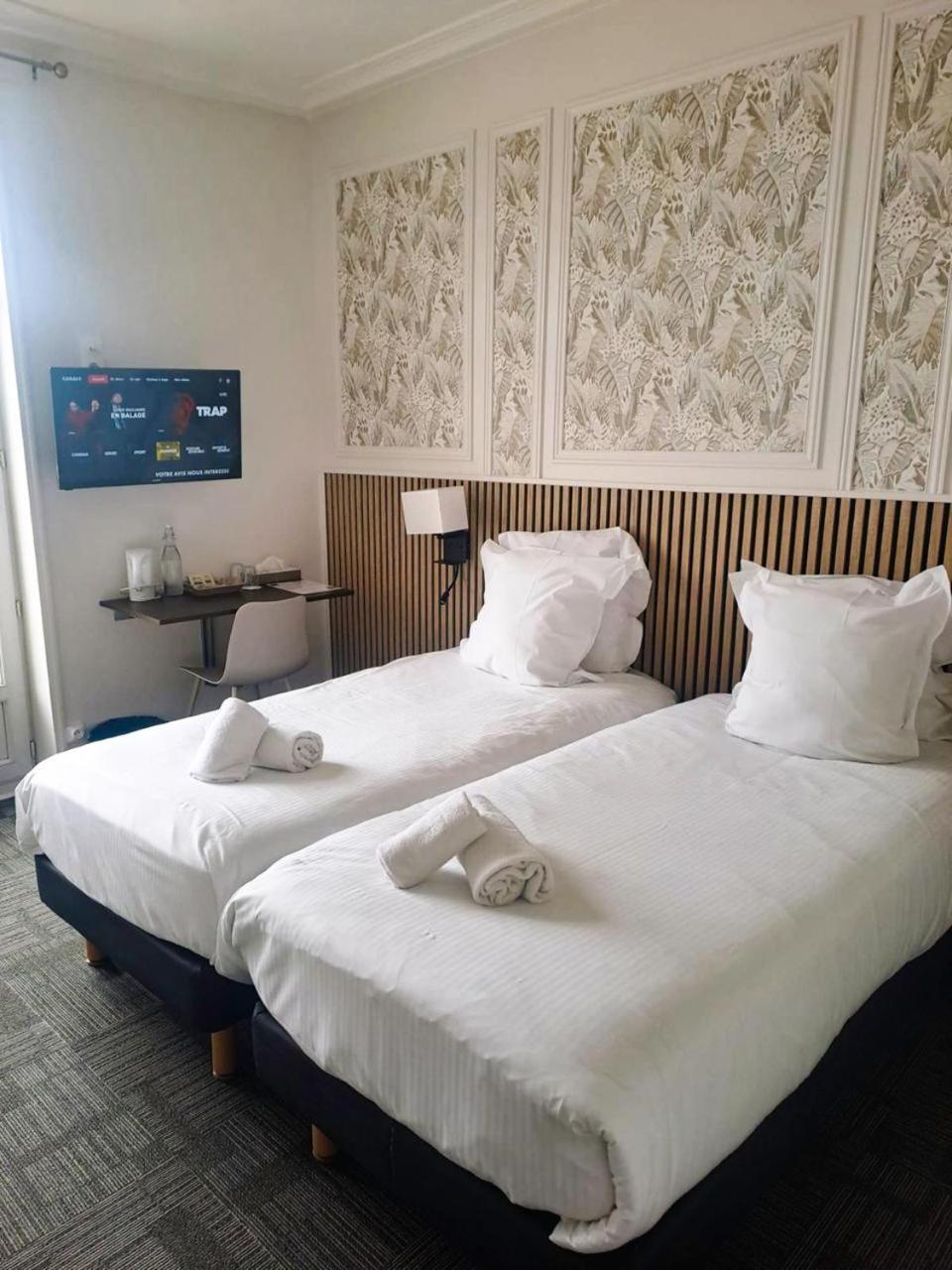 Hotel Le Lion D'Or Bernay  Exteriör bild